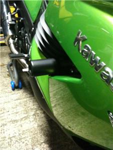 JaybeeBikerBits Crash Mushrooms / Sliders For Kawasaki ZX14R, ZZR1400, ZX6R, GTR1400 – Acetal Axle Protection (UK Made) - View #4