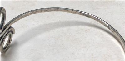 ◆HYERES LOR◆ [BYER] Silver (W) Twist Edge Bangle BH7B52707 Pandora Moments Silver Open Bangle - 596477-2 - Jacob Time Inc
