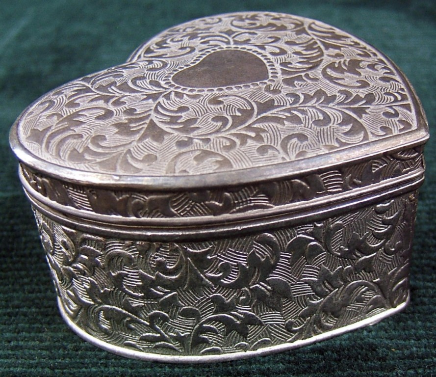 Download Wonderful Mid-Century METAL Heart Shaped Trinket Box | eBay