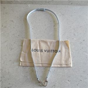 Louis Vuitton Epi Plage Transparente Pochette Accesorio Pulsera Mini Bolsa  296lv en venta en 1stDibs