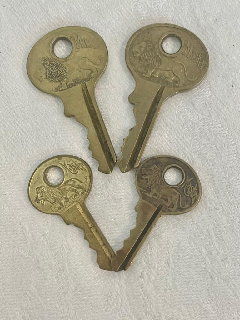4 OLD Master Lock KEYS BRASS in 2 sizes w STANDING LION logo 1 5/8" h 1