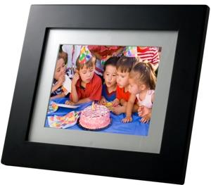 Accepts many media formats with no pc or software required