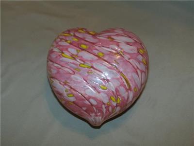 Signed Heart shaped paperweight - but who made it? | Antiques Board