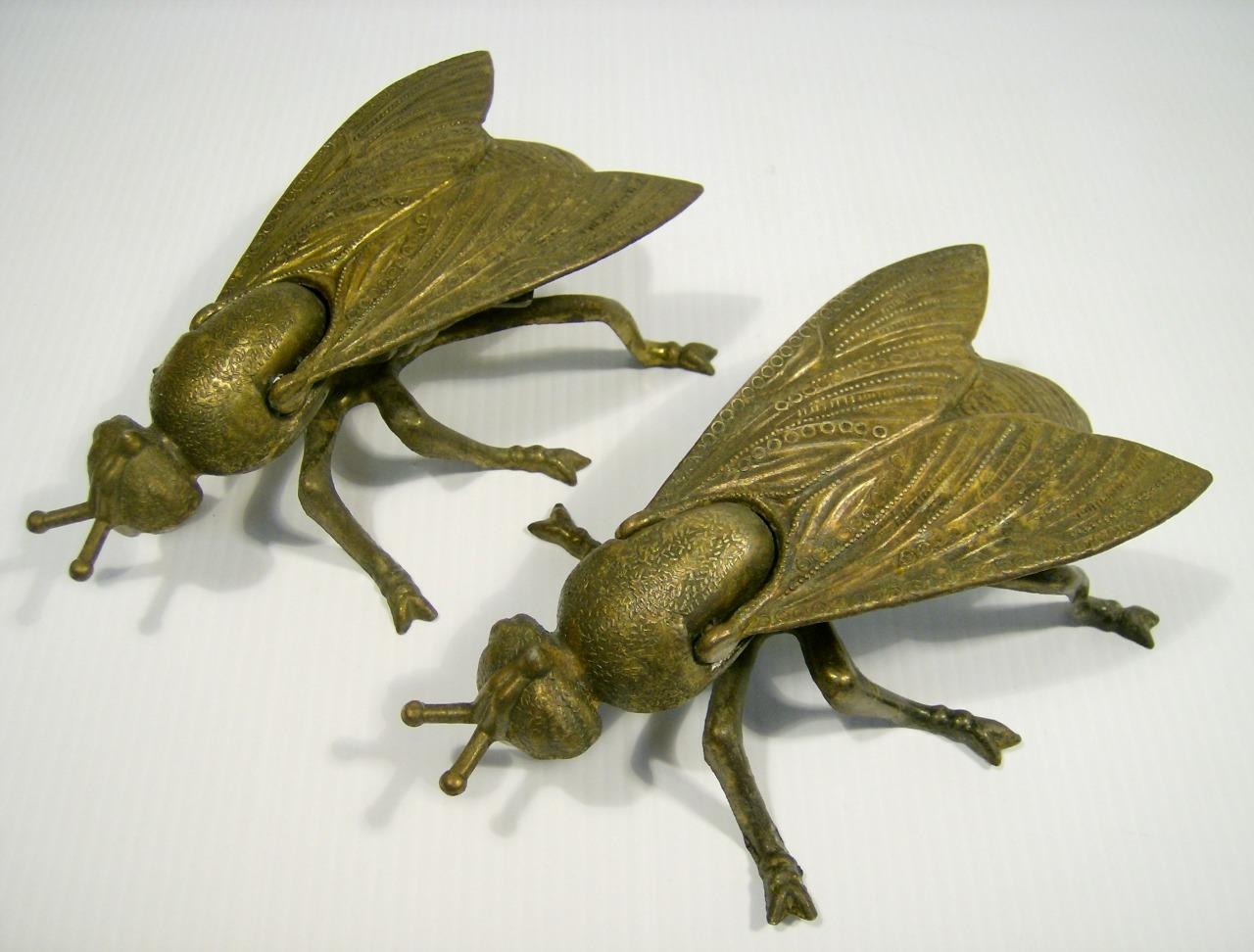 ANTIQUE SET OF 2 BRASS FLY ASHTRAYS HAND CRAFTED & ENGRAVED MADE IN