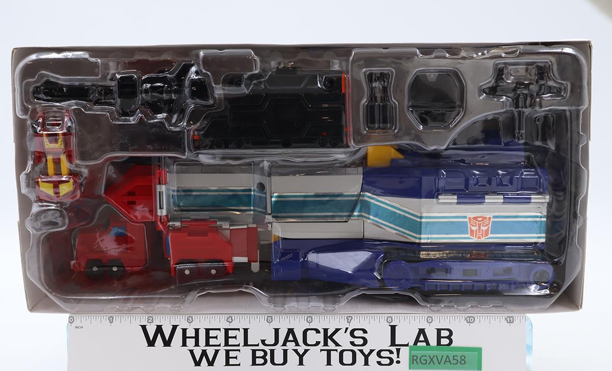 C-372 Star Convoy Optimus Prime Transformers Takara Action Figure NEW SEALED
