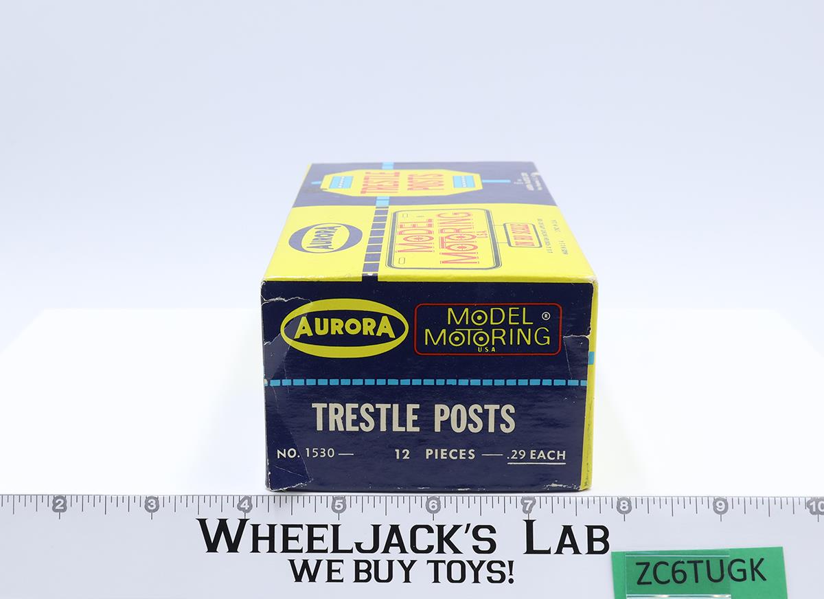 Aurora Trestle Posts 1960 24 Pieces Model Motoring HO Scale Accessory
