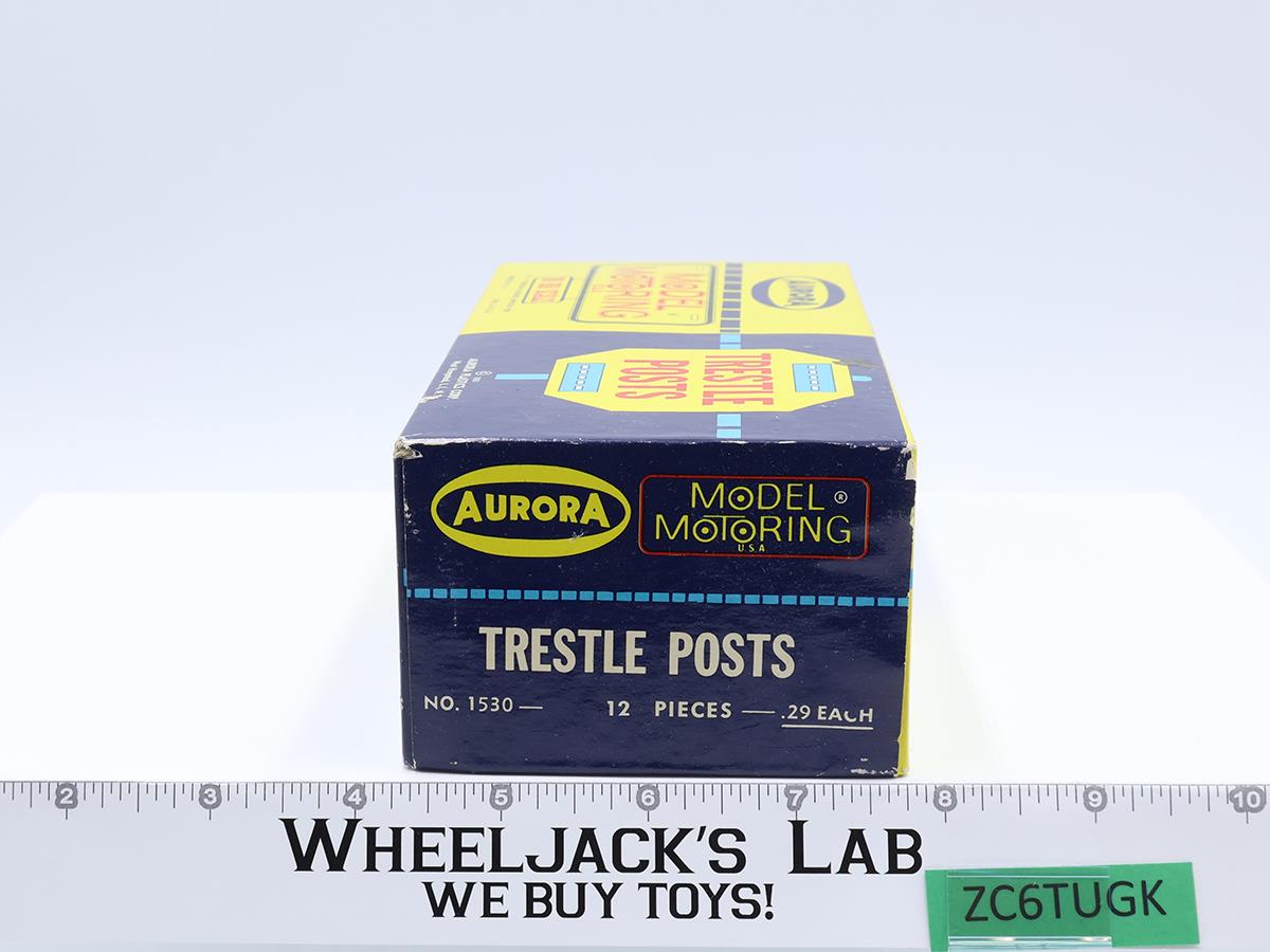 Aurora Trestle Posts 1960 24 Pieces Model Motoring HO Scale Accessory