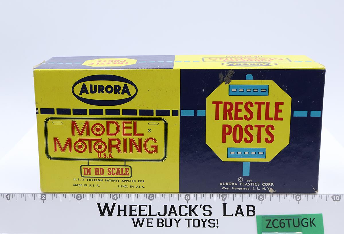 Aurora Trestle Posts 1960 24 Pieces Model Motoring HO Scale Accessory