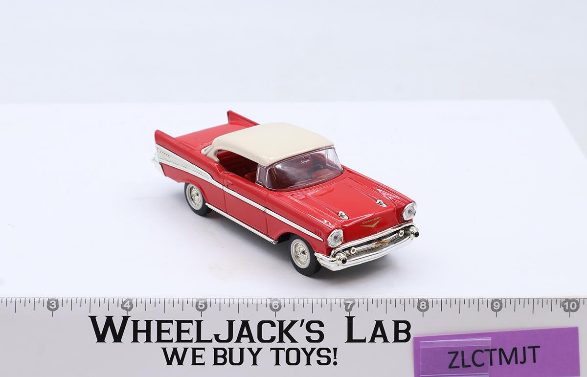 Red 1957 Chevy Hard Top Road Signature Die-Cast 1:43 Scale Model