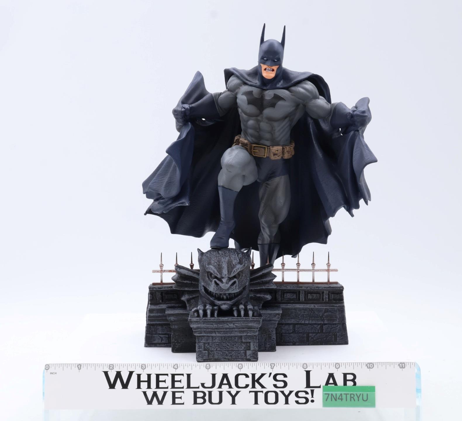 Batman DC Comics Gallery Diorama 2020 Diamond Select 10" Statue MIB