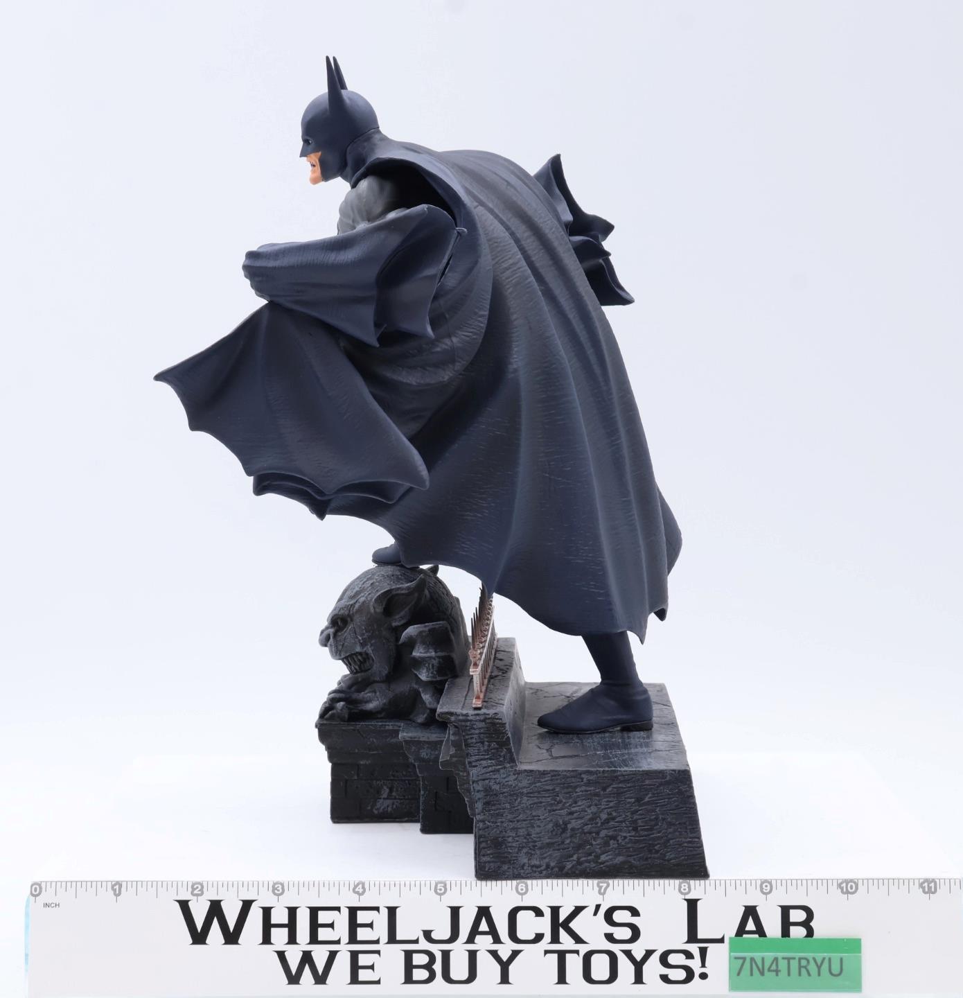 Batman DC Comics Gallery Diorama 2020 Diamond Select 10" Statue MIB