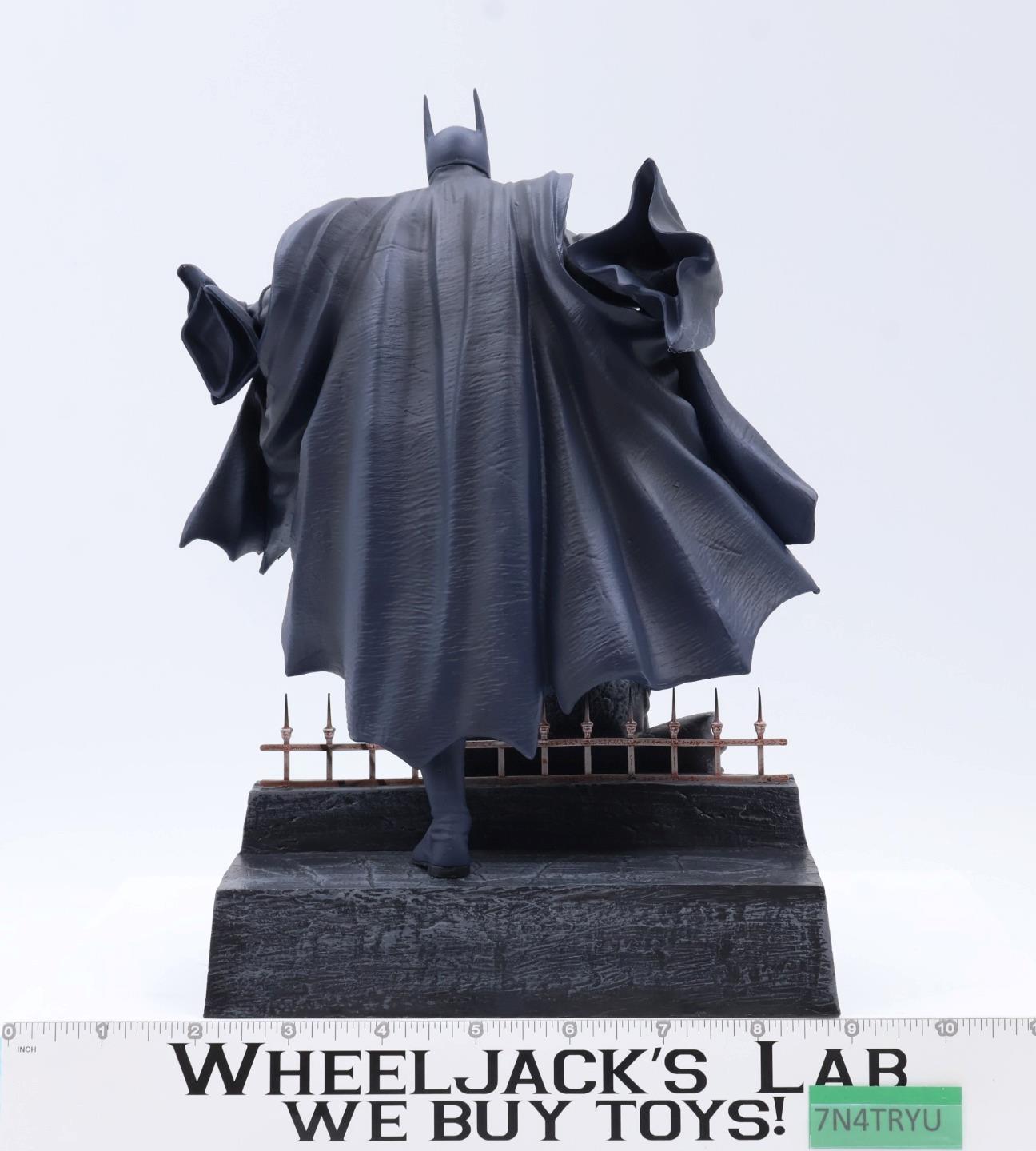 Batman DC Comics Gallery Diorama 2020 Diamond Select 10" Statue MIB