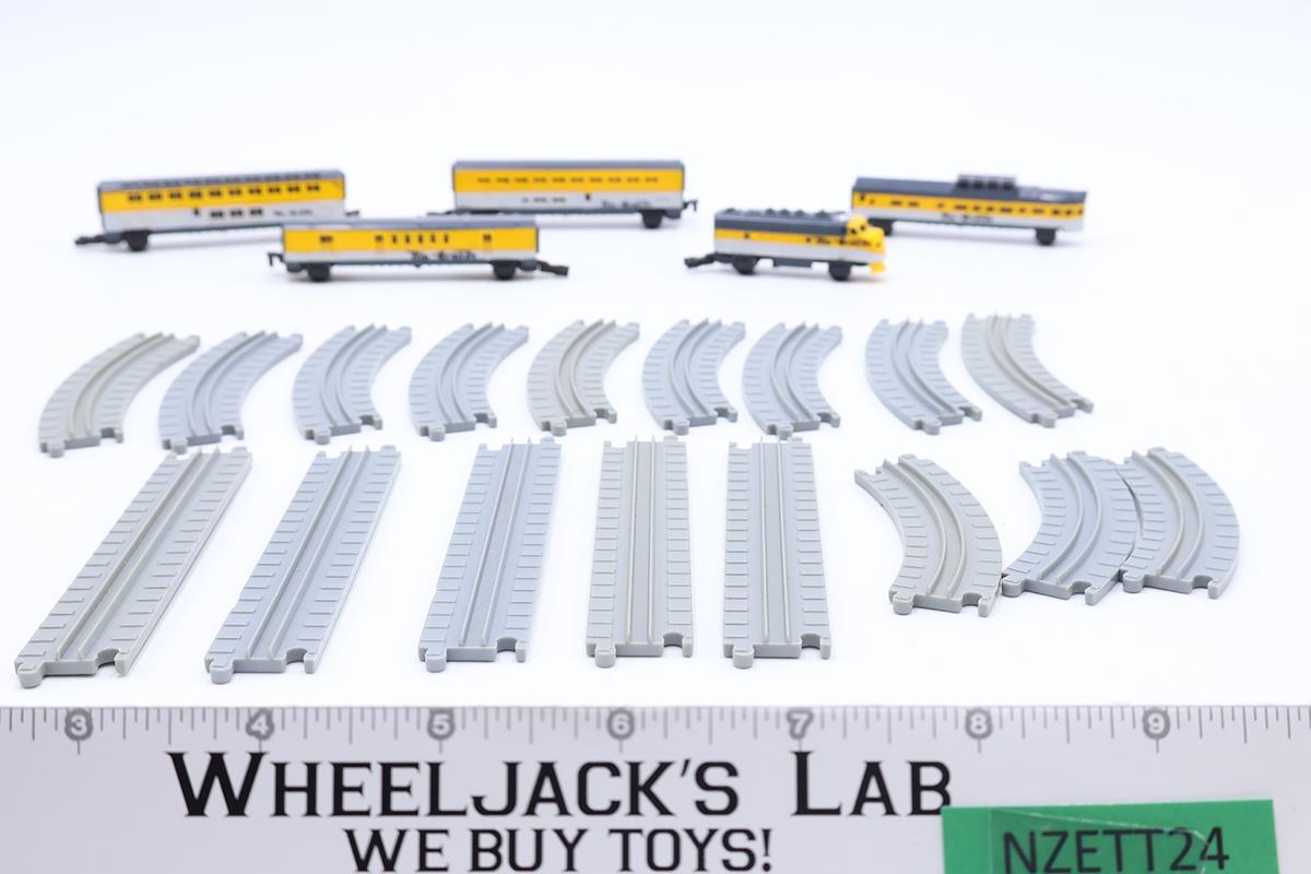 Rio Grande Train Set w/ 17 Track Pieces Micro Machines 1989 Galoob