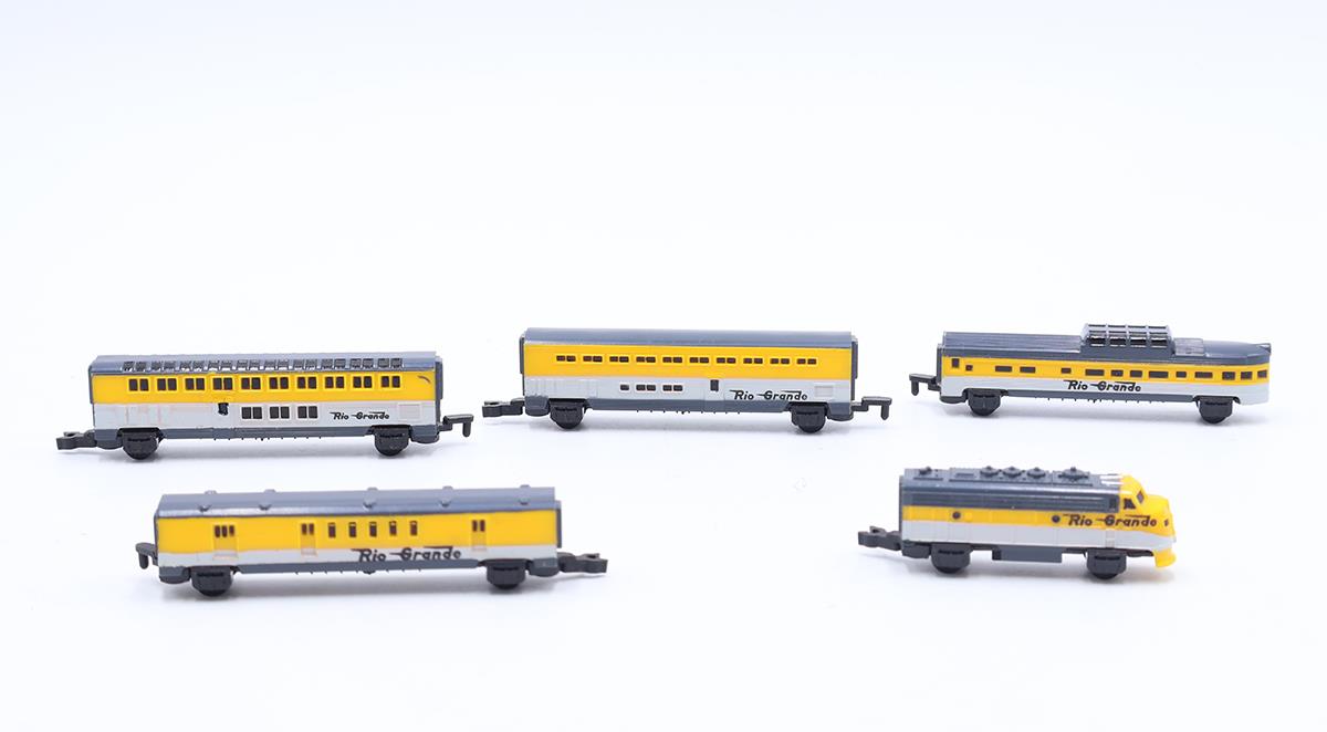 Rio Grande Train Set w/ 17 Track Pieces Micro Machines 1989 Galoob