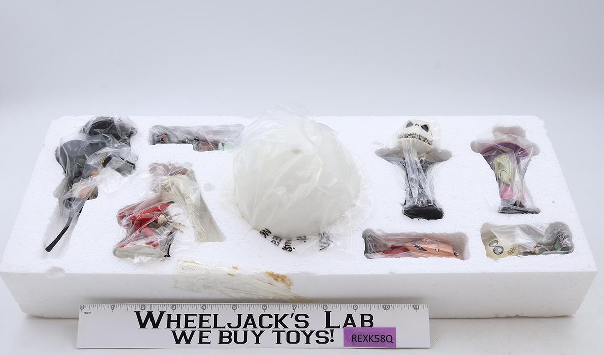 Christmas Tree W/ Bobbleheads The Nightmare Before Christmas NECA NEW MIB