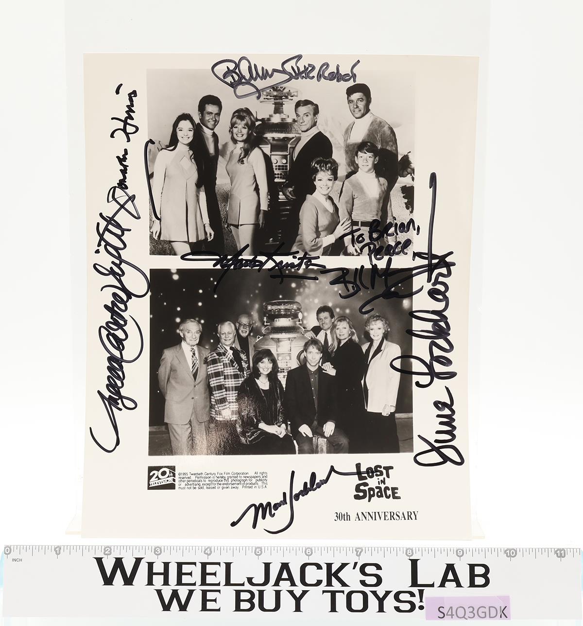 Cast of Lost in Space 7 Signatures AUTOGRAPHED 8x10 Photo