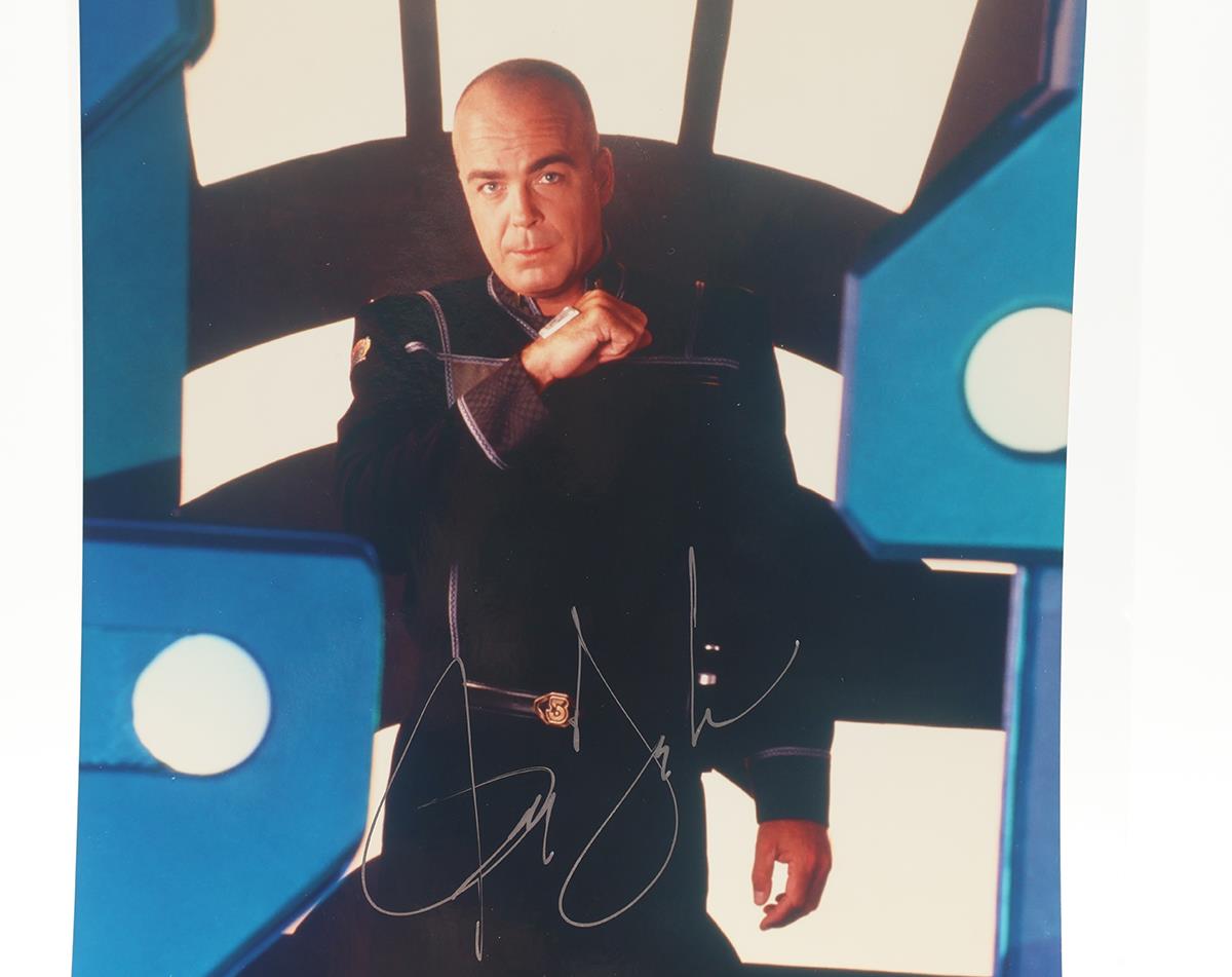 Michael Garibaldi Babylon 5 Jerry Doyle AUTOGRAPHED 8x10 Photo