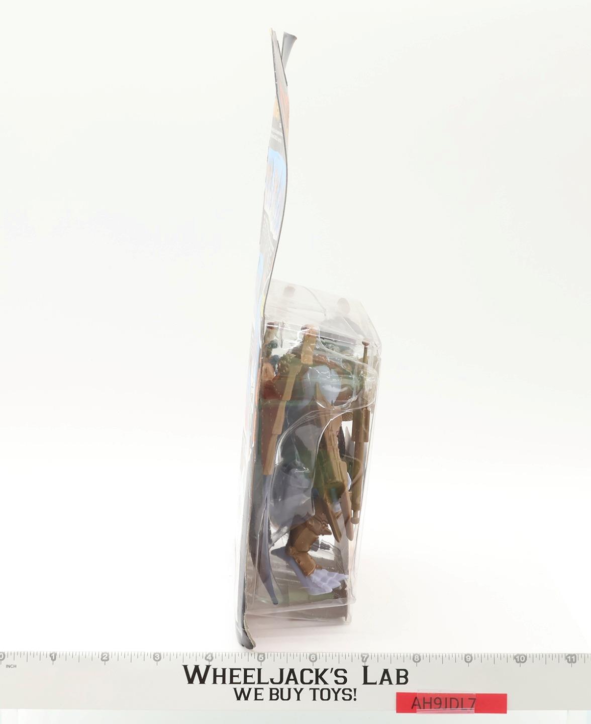 Gargoyles Battle Goliath With Mace and Spear Kenner 1996 Action Figure MOSC