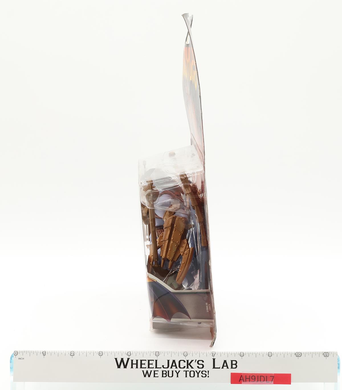 Gargoyles Battle Goliath With Mace and Spear Kenner 1996 Action Figure MOSC