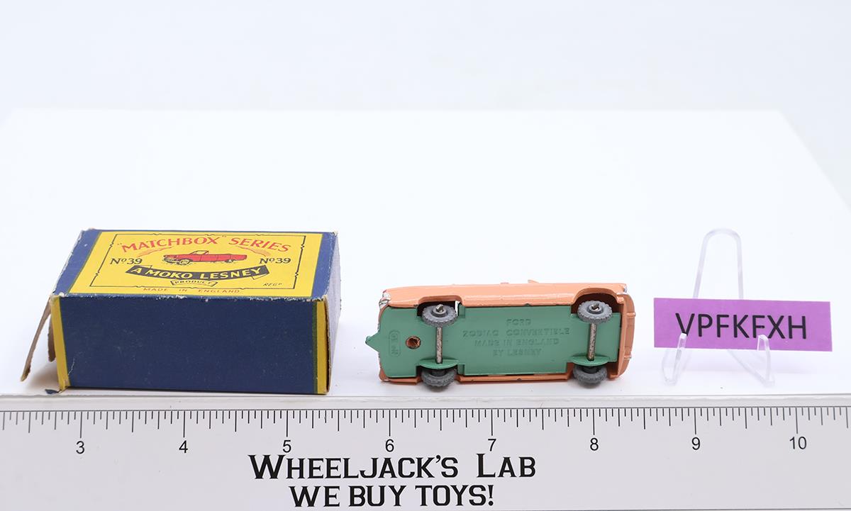 Ford Zodiac Convertible No. 39 MOKO Lesney Matchbox 1957 Peach Vtg England w/Box