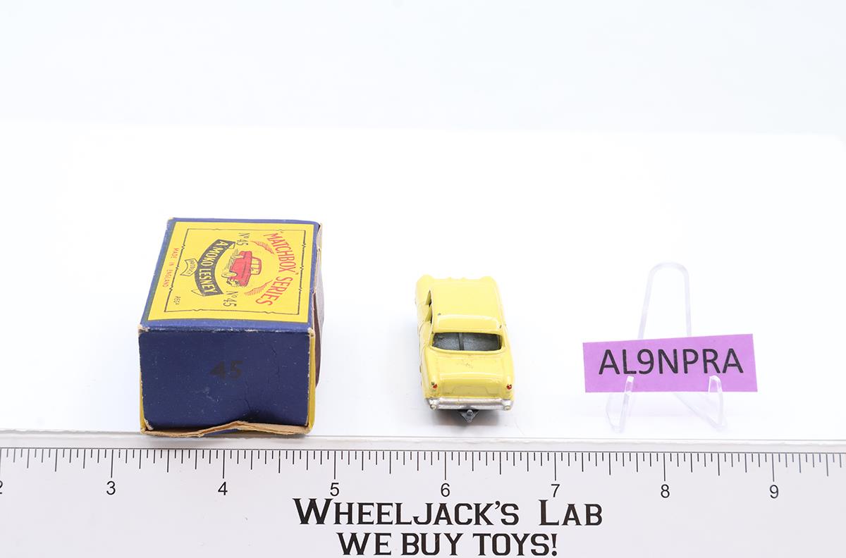 Vauxhall Victor No. 44 MOKO Lesney Matchbox 1958 Yellow Vtg England w/ B2 Box