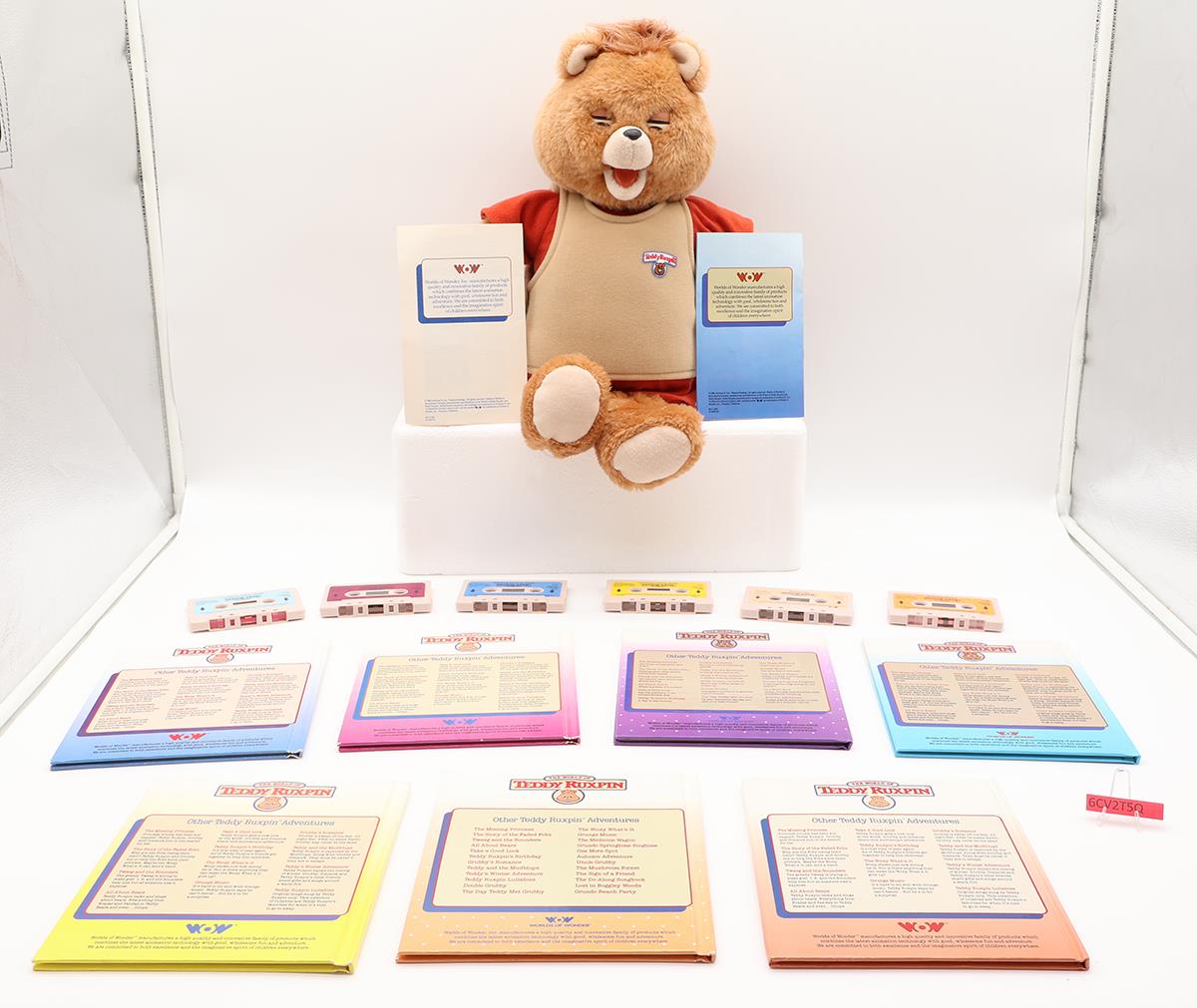 Teddy Ruxpin Cassette Player Worlds of Wonder WOW 1985 Books Outfits Cassettes