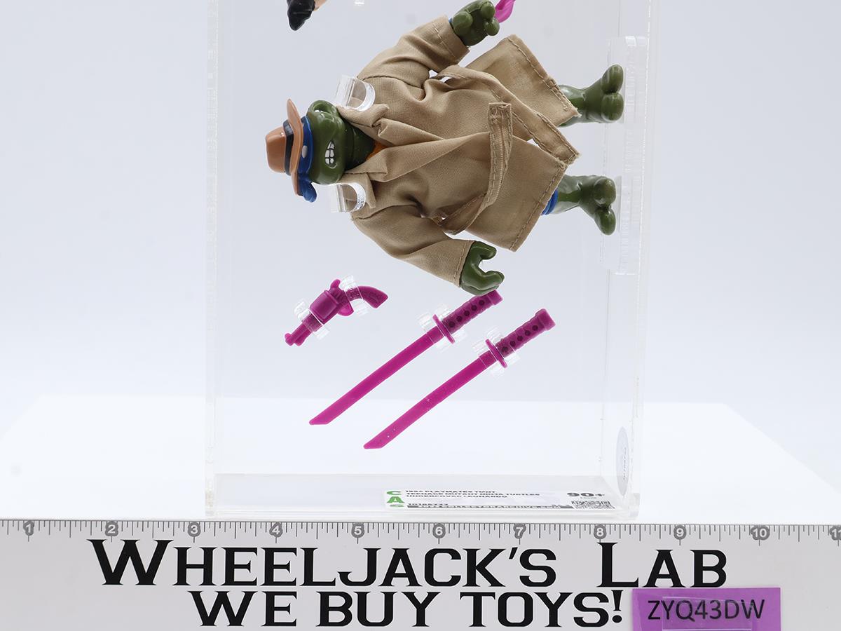 Undercover Leonardo CAS GRADED 90+ TMNT 1994 Playmates Action Figure