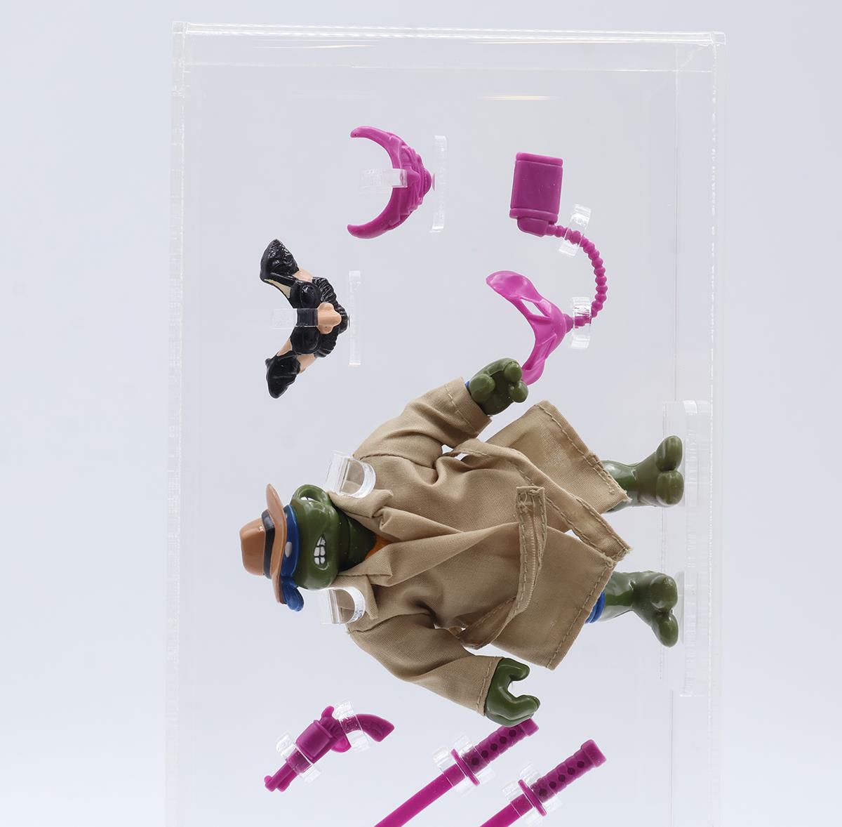 Undercover Leonardo CAS GRADED 90+ TMNT 1994 Playmates Action Figure