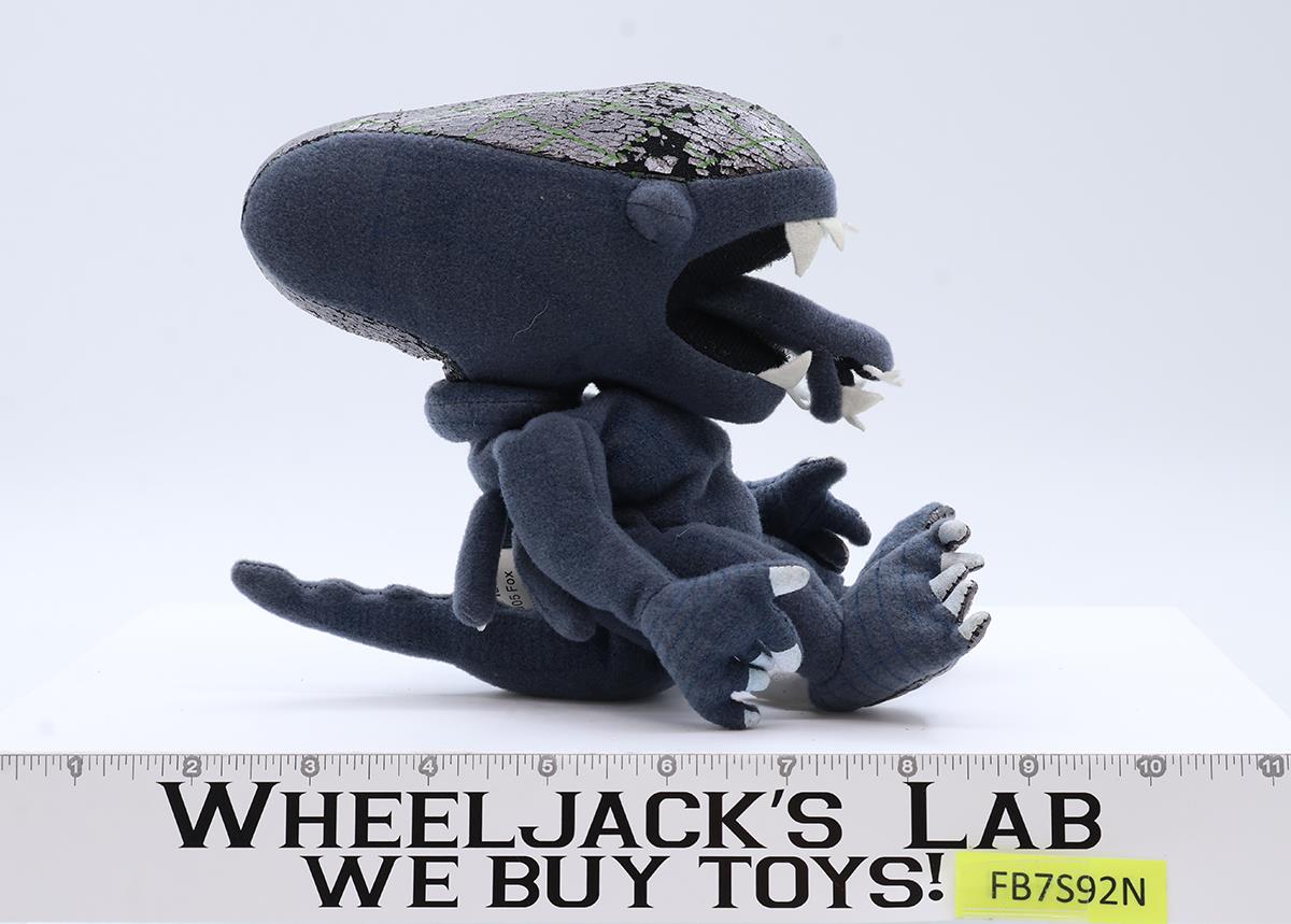 Grid Alien Stuffed Plush Alien vs Predator Diamond Select NEW W/ TAGS