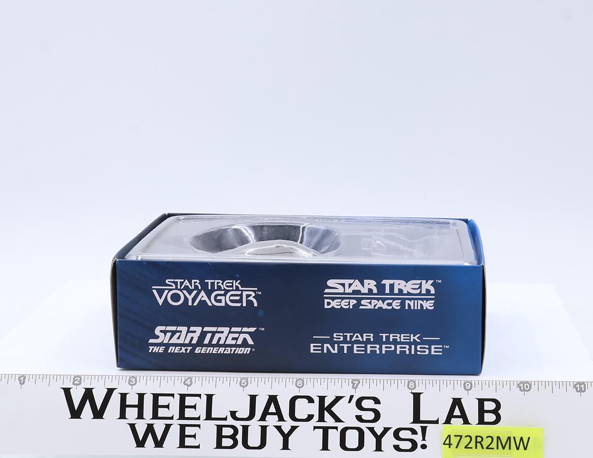 Armored USS Voyager NCC-74656 Star Trek Eaglemoss Replica Model Ship NEW MIB