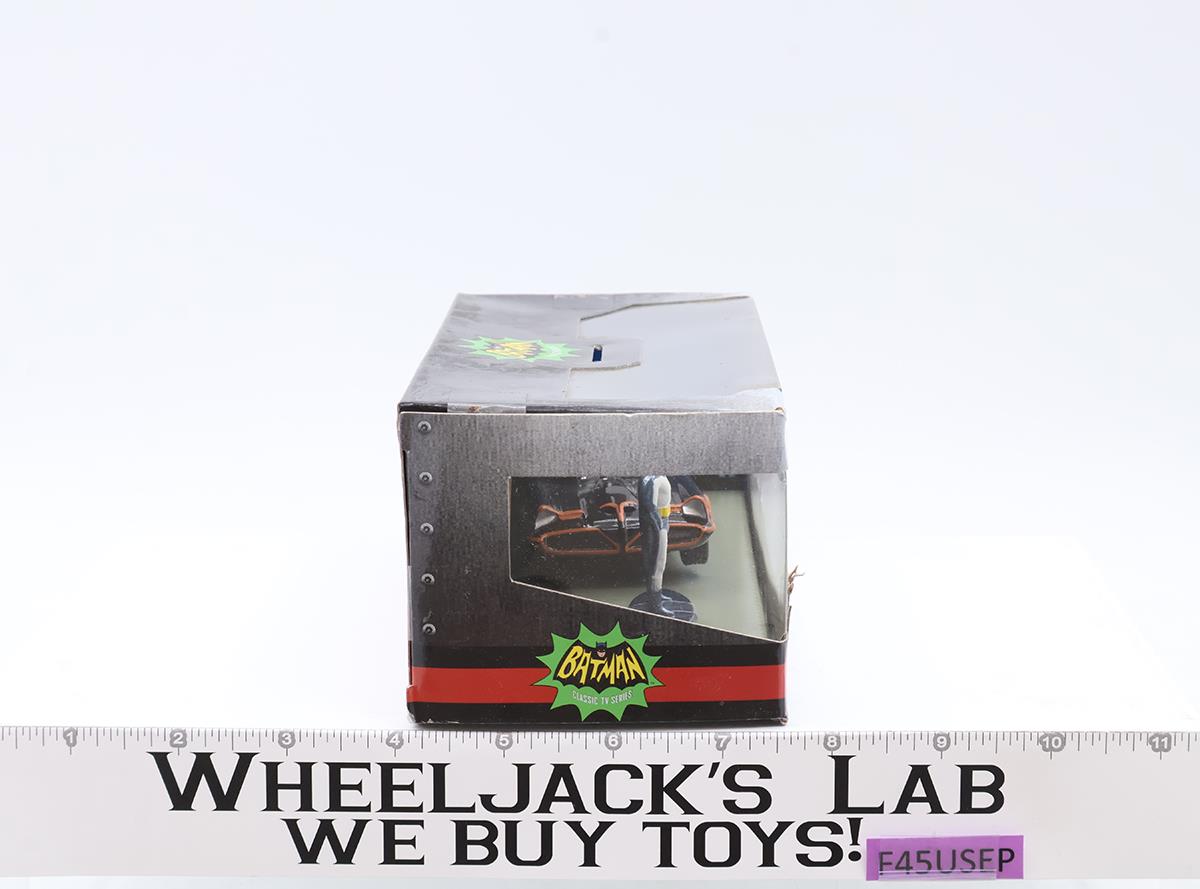 Classic TV Series Batmobile & Batman Die-Cast DC Comics Jada 1/32 NEW SEALED