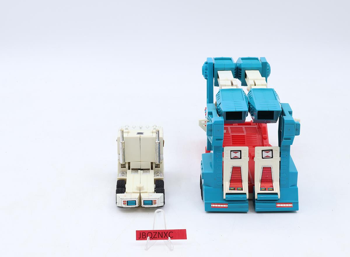 Ultra Magnus RT 100% Complete 1986 Vintage G1 Transformers Hasbro Action Figure