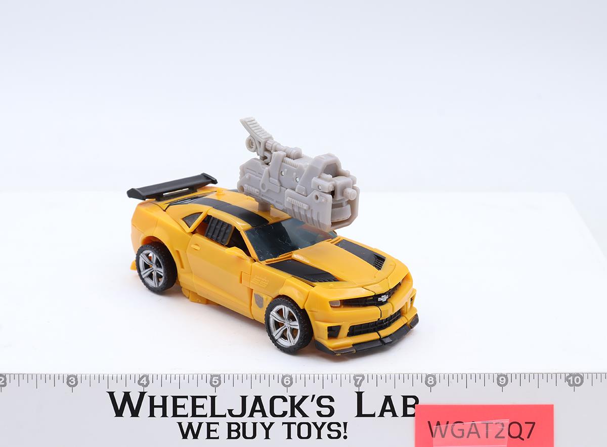 Deluxe Class Bumblebee Complete Transformers Dark of the Moon DOTM 2011 Hasbro