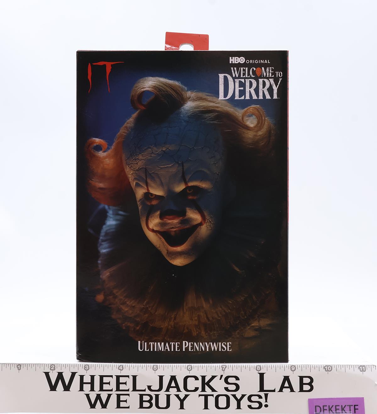 Ultimate Pennywise IT Welcome To Derry NECA Action Figure NEW SEALED