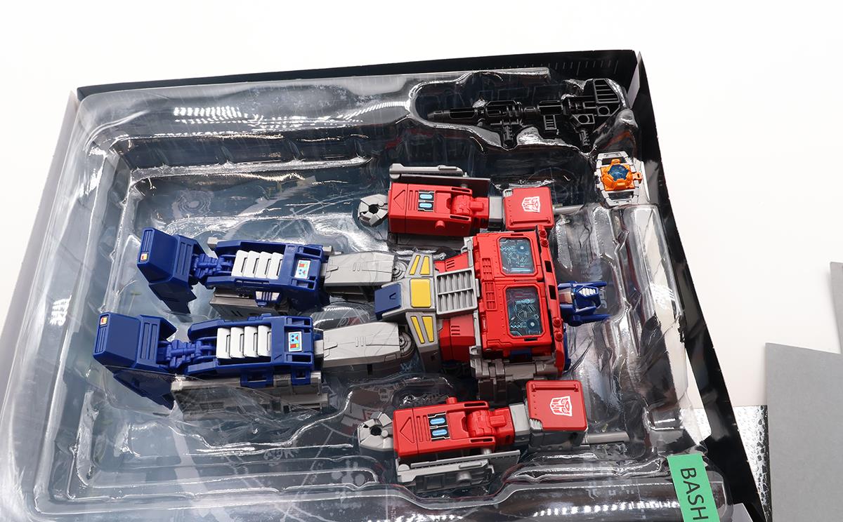 Optimus Prime Transformers Power of the Primes 2017 Hasbro Figure NEW MIB