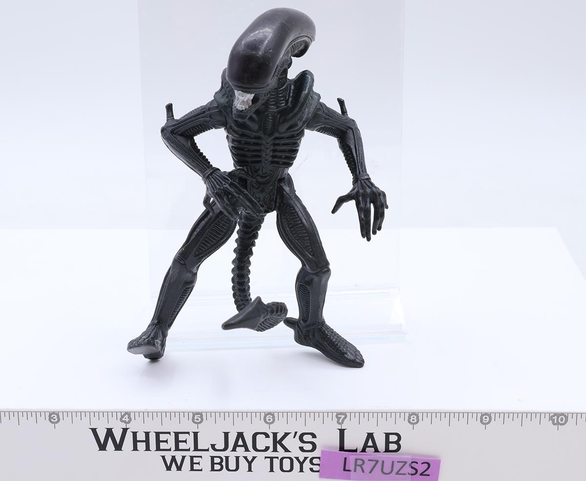 Warrior Xenomorph Alien vs. Predator Kenner 1993 5" Action Figure