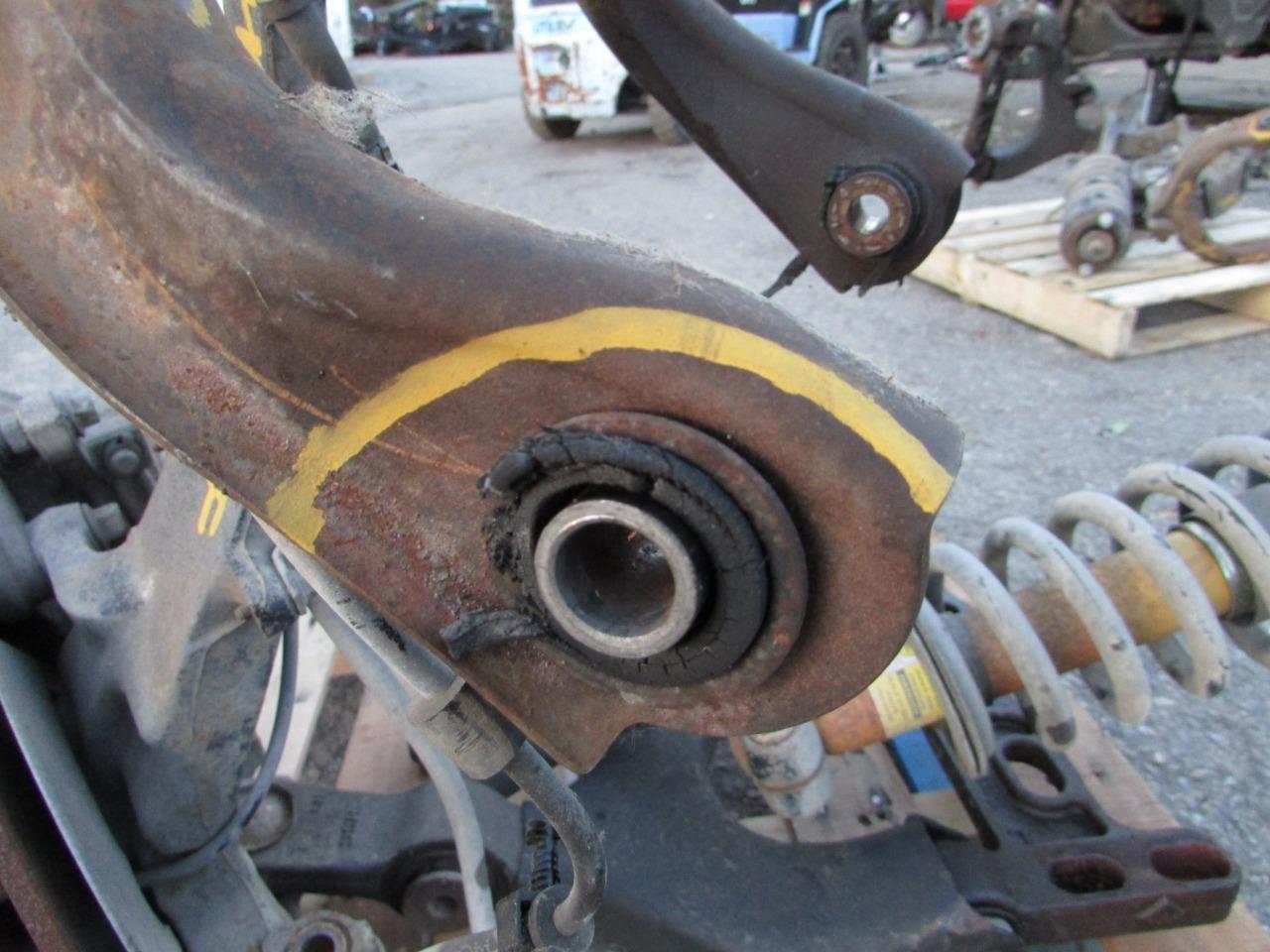 0306 Chevrolet SSR Left Front Knee Suspension Assembly Spindle Shock