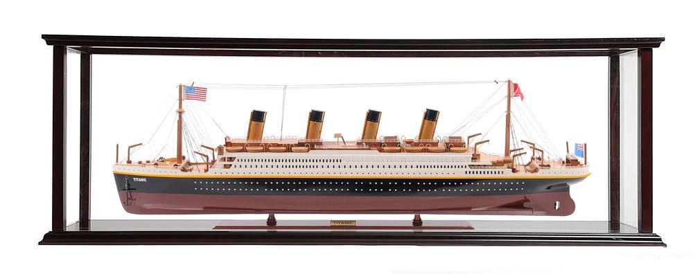 Display Case Titanic Ocean Liner Model White Star