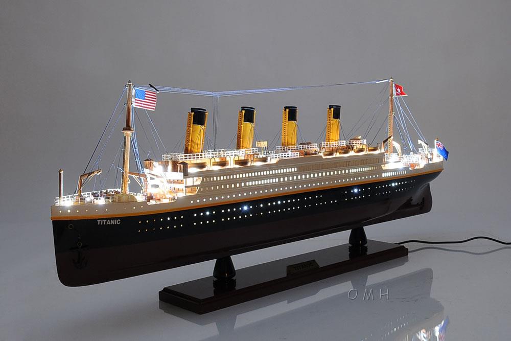 RMS Titanic Ocean Liner Lights Model White Star Line