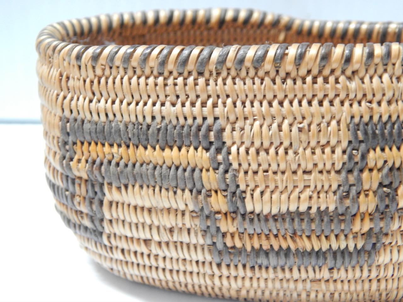 ANTIQUE CHEMEHUEVI COLORADO RIVER CALIF INDIAN COILED GIFT BASKET - PRISTINE !