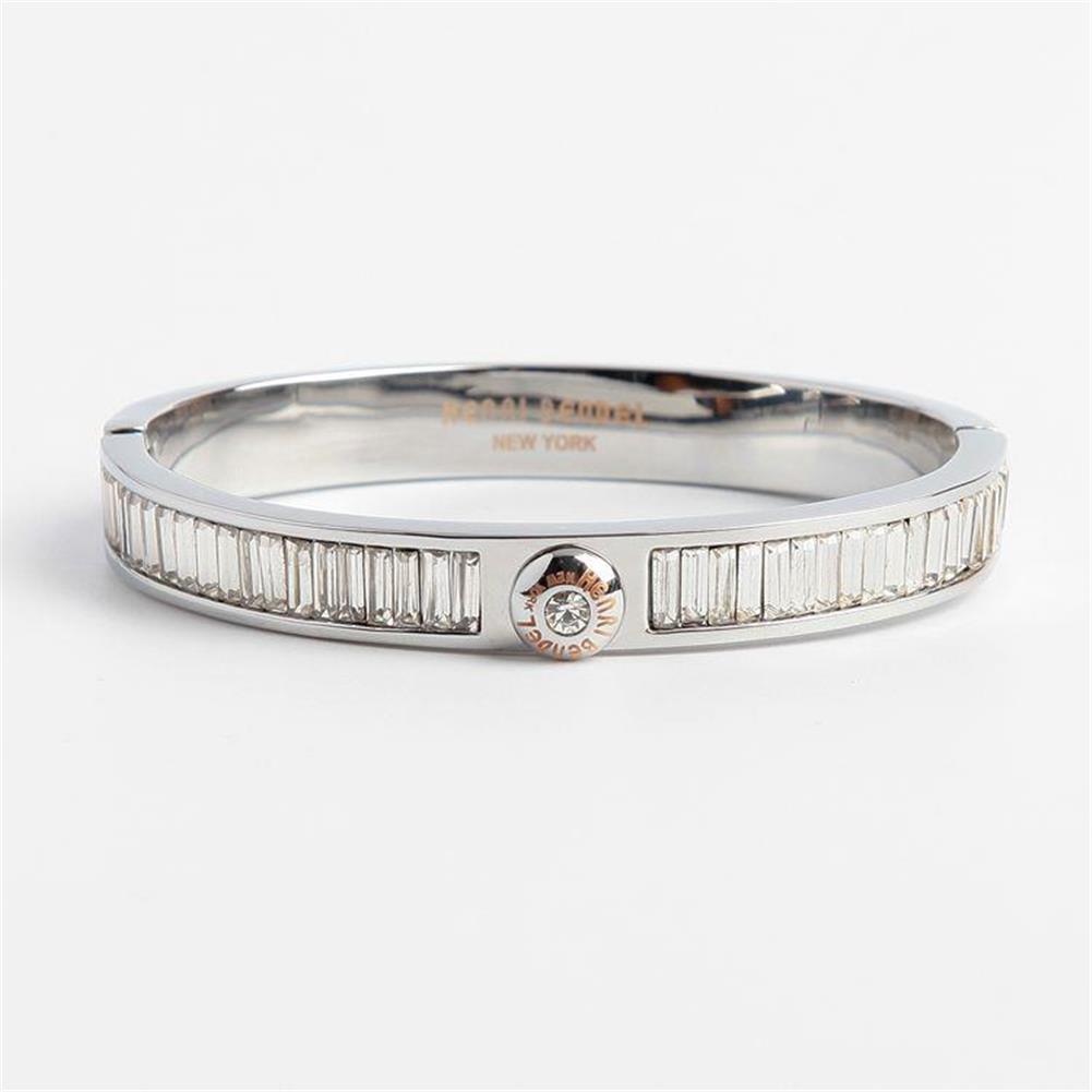Henri bendel bracelet