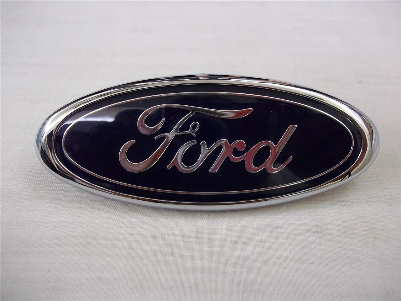 2005 Ford crown victoria grille #1