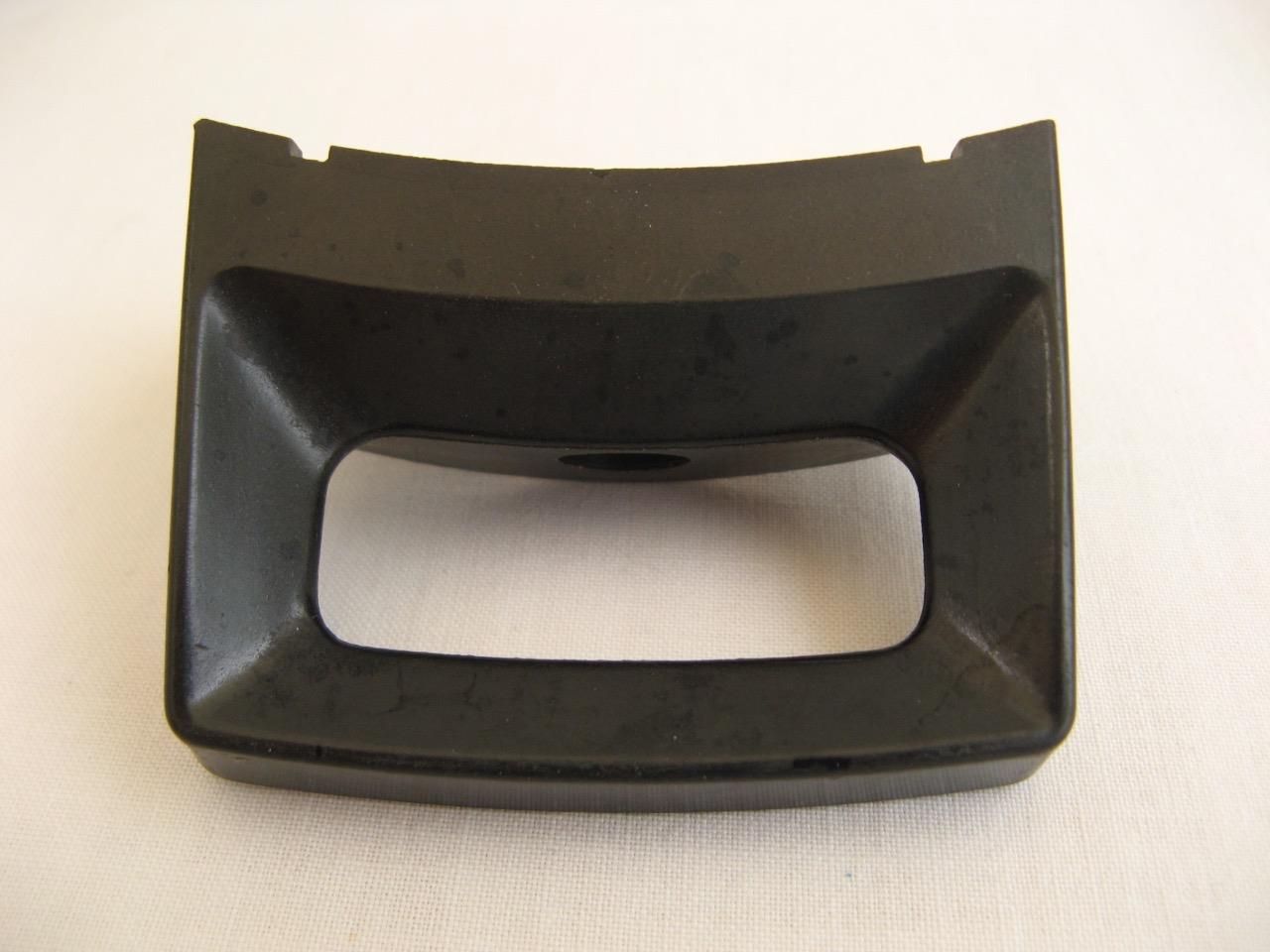 Handle for Prestige pressure cooker Top, bottom OR front With fixing bolts - Picture 3 of 3