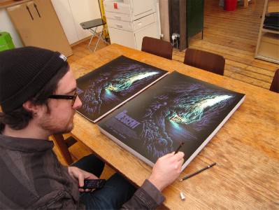 The Descent Official Limited Edition Poster Screen Print By Dan Mumford Ebay After a tragic accident, six friends reunite for a caving expedition. limited edition poster screen print