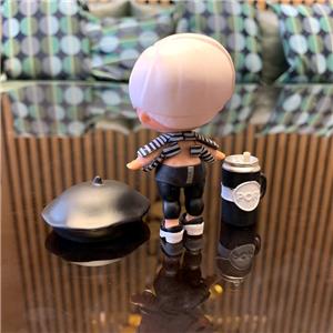 lol surprise beatnik babe