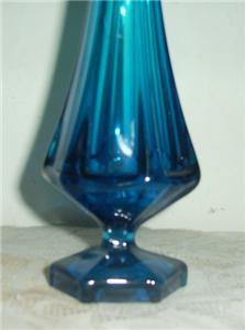 FENTON GLASS ART BLUE/AQUA GREEN SWUNG GLASS VASE