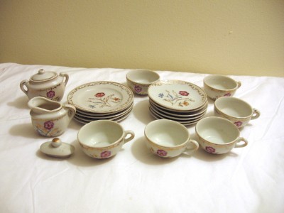 childs china teaset