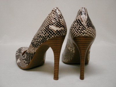 jessica simpson snake pumps