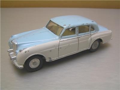 Spot On 102 Bentley Saloon 1/42 scale by Triang in Great Britain 