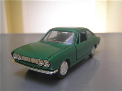 Diapet Yonezawa Toys #08-0143 Isuzu 117 Coupe metalic green